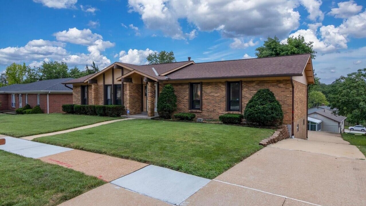 4746 Cactus Wren Ct in St. Louis, MO - Building Photo