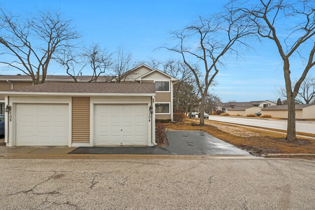 104 Saratoga Ct in Vernon Hills, IL - Building Photo