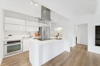 345 N Canal St in Chicago, IL - Building Photo - Building Photo