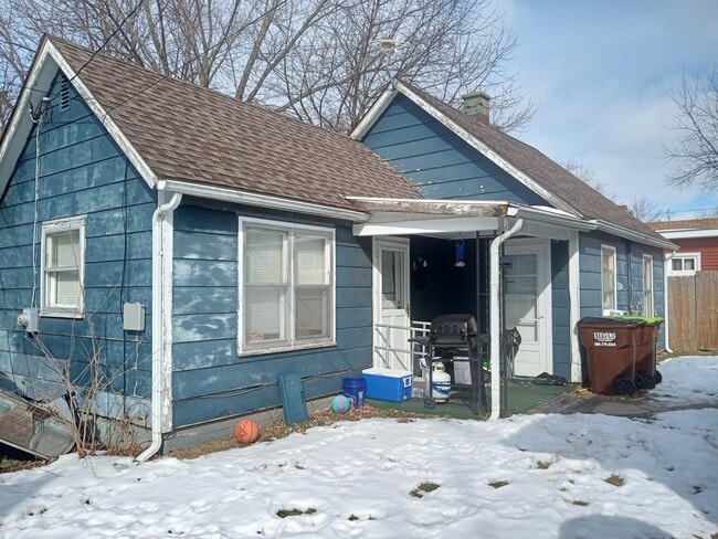 property at 611 Croswell St