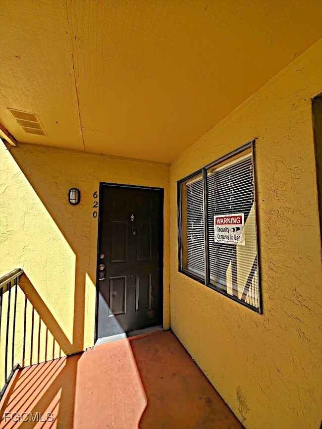 2885 Winkler Ave in Ft. Myers, FL - Building Photo - Building Photo