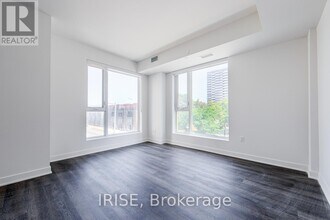 3030 Pharmacy Ave in Toronto, ON - Building Photo - Building Photo