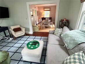 15 Chestnut St in Newport, RI - Building Photo - Building Photo