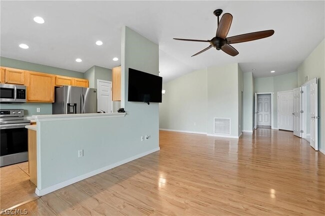 property at 2427 Woodbourne Pl