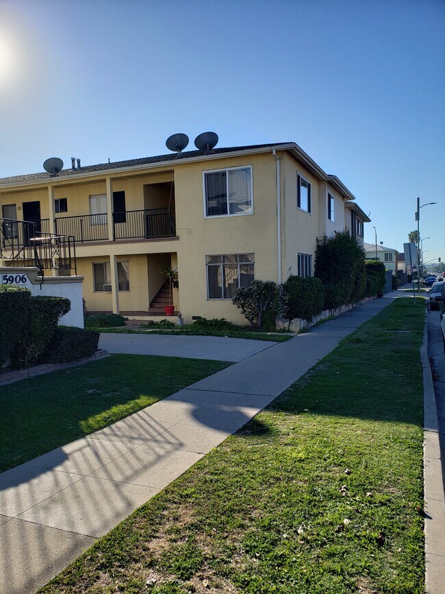 5912 West Blvd Apartments and Nearby Los Angeles Apartments For Rent