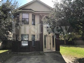 2920 La Estancia Ln in Houston, TX - Building Photo