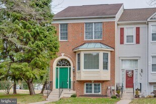 201 St Michaels Cir in Odenton, MD - Building Photo