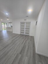 568 NW 7th St in Florida City, FL - Foto de edificio - Building Photo