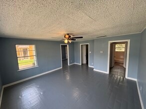 4305 Kay Cir in Houston, TX - Foto de edificio - Building Photo