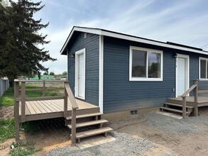 3918 Homedale Rd in Klamath Falls, OR - Building Photo - Building Photo