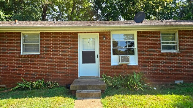 1503 Golf Club Ln, Unit 6 in Clarksville, TN - Building Photo - Building Photo