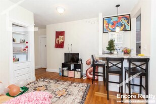 2003 Commonwealth Ave in Boston, MA - Building Photo