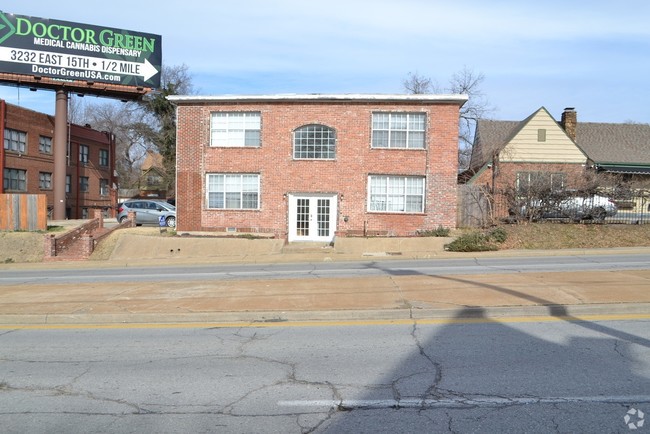 Flats on 15th in Tulsa, OK - Building Photo - Building Photo