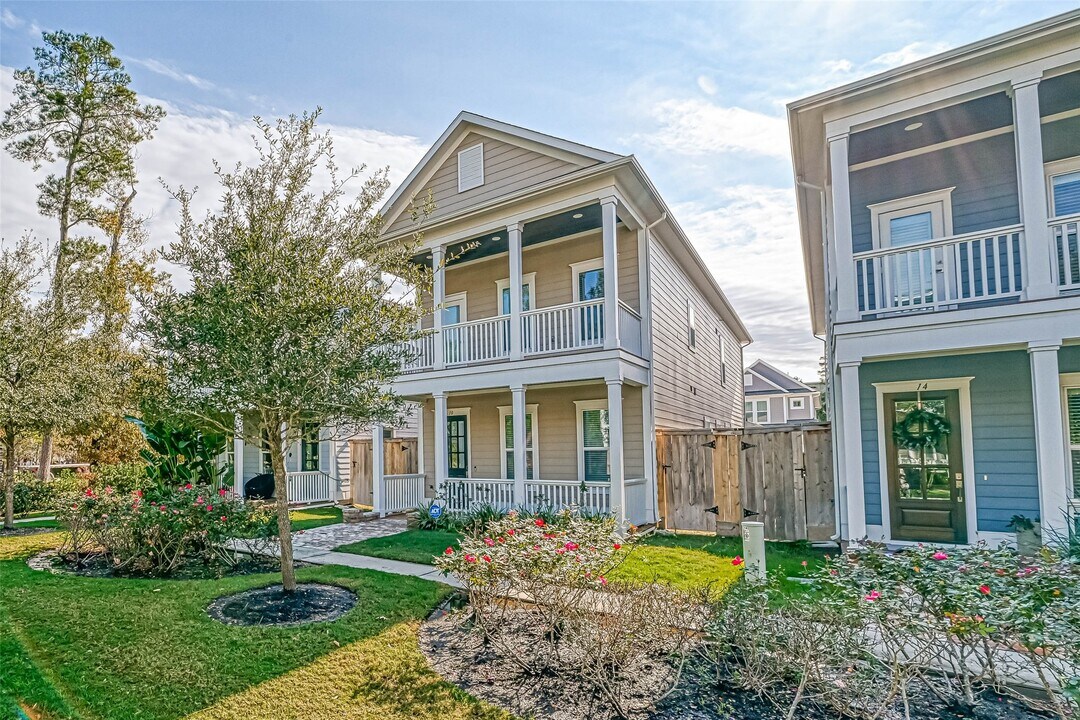 10 Thorpe Ln in Spring, TX - Building Photo