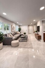 916 NE 2nd St in Hallandale Beach, FL - Building Photo - Building Photo