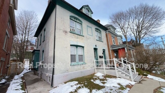 property at 923 Chislett St