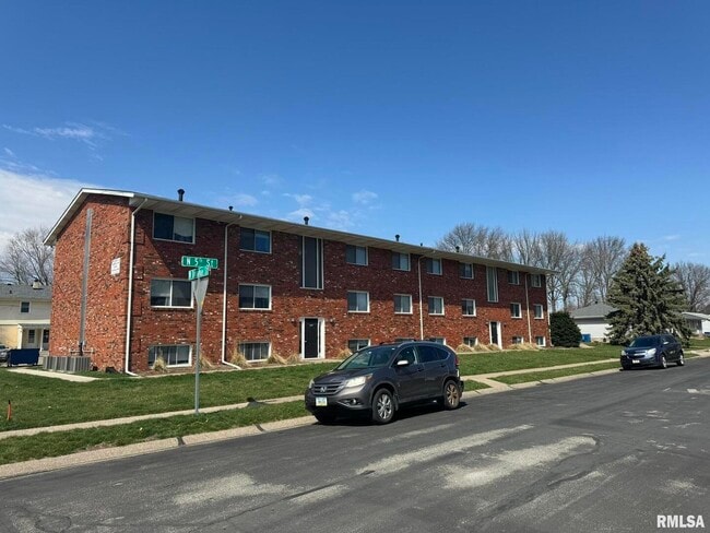 property at 400 N 5th St