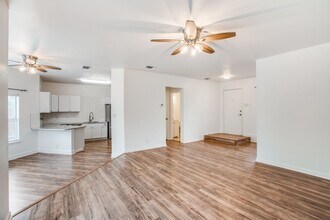 7415 Corian Park Dr in San Antonio, TX - Building Photo - Building Photo