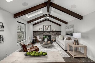11861 E Yale Ct in Aurora, CO - Building Photo