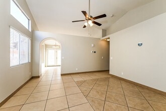 1532 Helen Belle Dr in Las Vegas, NV - Foto de edificio - Building Photo