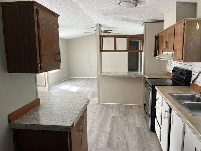 property at 834 N Main St