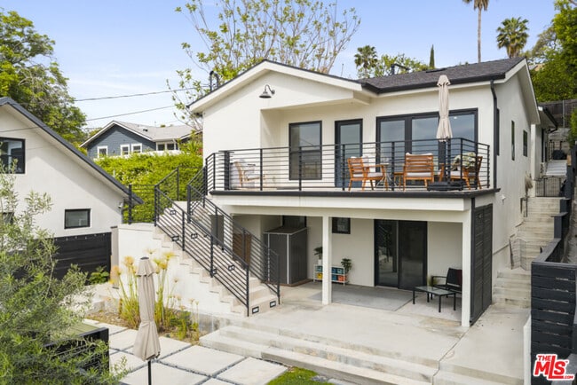 3923 Fernwood Ave in Los Angeles, CA - Building Photo - Building Photo