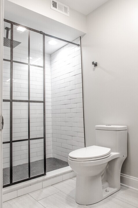 1719 W Greenleaf Ave, Unit Garden in Chicago, IL - Building Photo