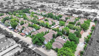 10049 Westpark Dr in Houston, TX - Building Photo