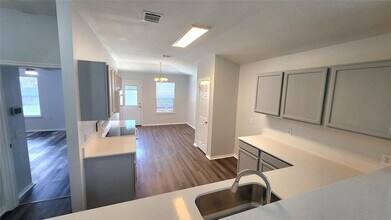 12805 Sky Harbor Dr in Austin, TX - Building Photo - Building Photo