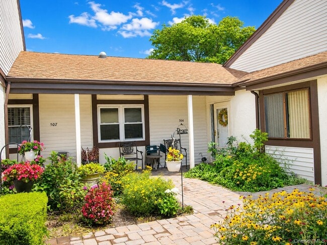 506 Alden Ct N