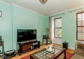 210 E 88th St in New York, NY - Building Photo