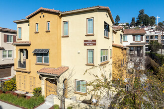 Bishops Ridge in San Leandro, CA - Foto de edificio - Building Photo