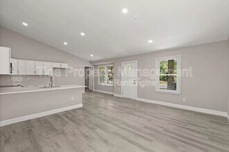 1240 Maryland Dr in Ladson, SC - Building Photo - Building Photo