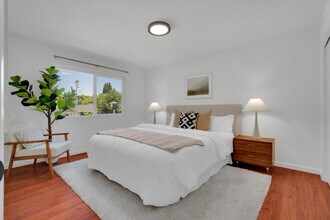 1711 Marshall Ct, Unit A in Los Altos, CA - Building Photo - Building Photo