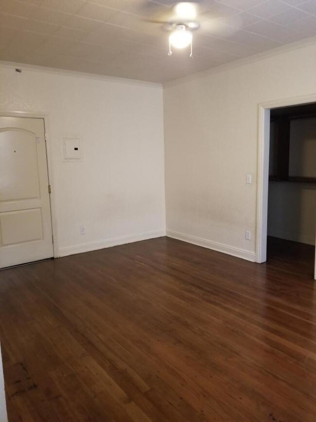 709 S Mariposa Ave Apartments and Nearby Los Angeles Apartments For