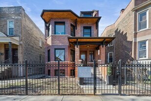 2624 N Albany Ave in Chicago, IL - Building Photo