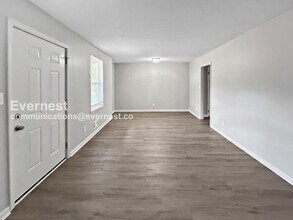 4365 Stonewall Tell Rd in College Park, GA - Building Photo - Building Photo