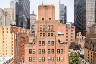 138 E 38th St in New York, NY - Building Photo - Building Photo
