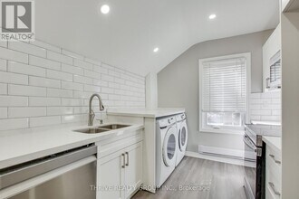 140 Wellington St in London, ON - Building Photo - Building Photo