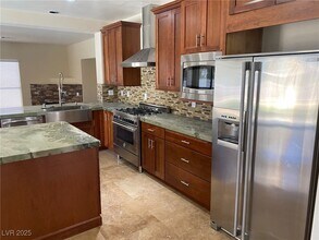 436 Beardsley Cir in Henderson, NV - Building Photo - Building Photo