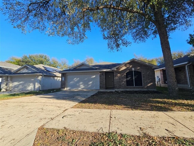 5213 English Glade Dr in Austin, TX - Building Photo - Building Photo