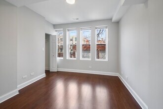 4634 N Dover St, Unit 3S in Chicago, IL - Foto de edificio - Building Photo