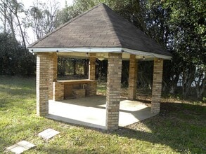 145 Madison Dr in Atmore, AL - Building Photo - Building Photo