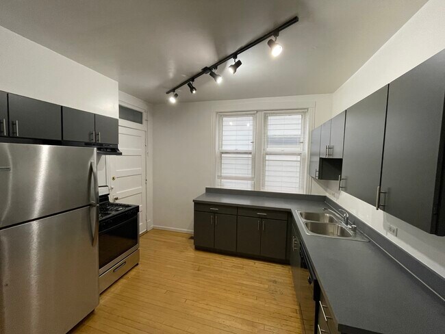 1721 W Farragut Ave, Unit 2, Unit 2