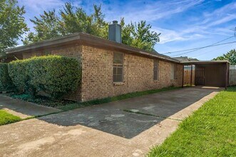 808 Windcrest Dr in Keller, TX - Foto de edificio - Building Photo