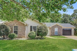 224 Meriweather Ln in Calera, AL - Building Photo