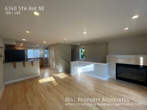 6340 5th Ave NE in Seattle, WA - Building Photo - Building Photo