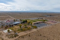 Apartamentos en Adelanto, CA