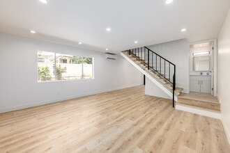 4311 Eagle Rock Blvd in Los Angeles, CA - Building Photo - Interior Photo