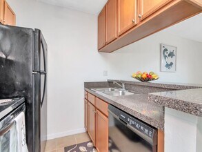 220 Lake Parsons Green in Brandon, FL - Building Photo - Building Photo